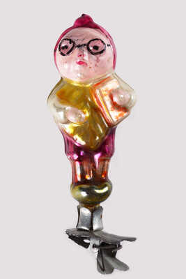 Ёлочная игрушка «Племянник Вишенка» из серии «Сказка Чиполлино». СССР, 1950-е.